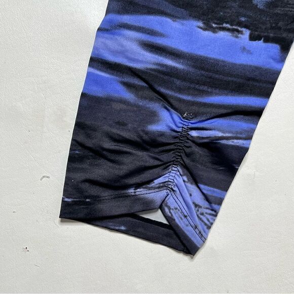 Calvin Klein Performance | High Rise Quick Dry Yoga Capri’s - Picture 5 of 6